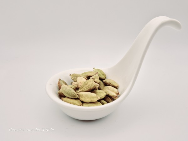 Cardamom, grün, ganz